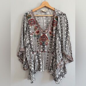 Savanna Jane Flutter Sleeve Embroidered Floral And Print Top Size 1x
